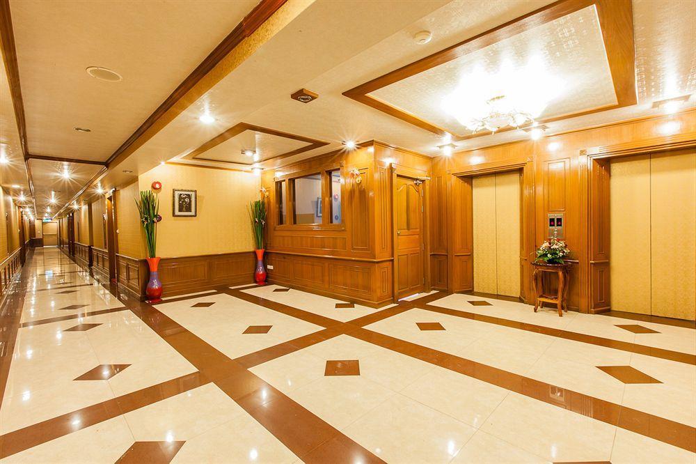 Oyo 796 Paradise Sukhumvit Hotel Banguecoque Exterior foto
