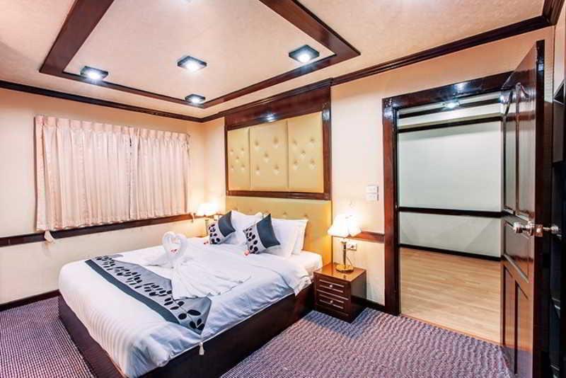 Oyo 796 Paradise Sukhumvit Hotel Banguecoque Exterior foto